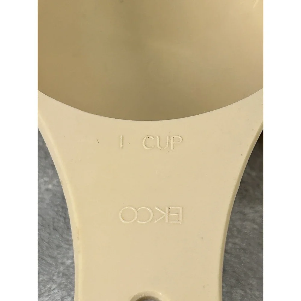 Vintage EKCO Tan Beige Nesting Measuring Cup Scoop Spoon Set 4pc USA 1970s Retro
